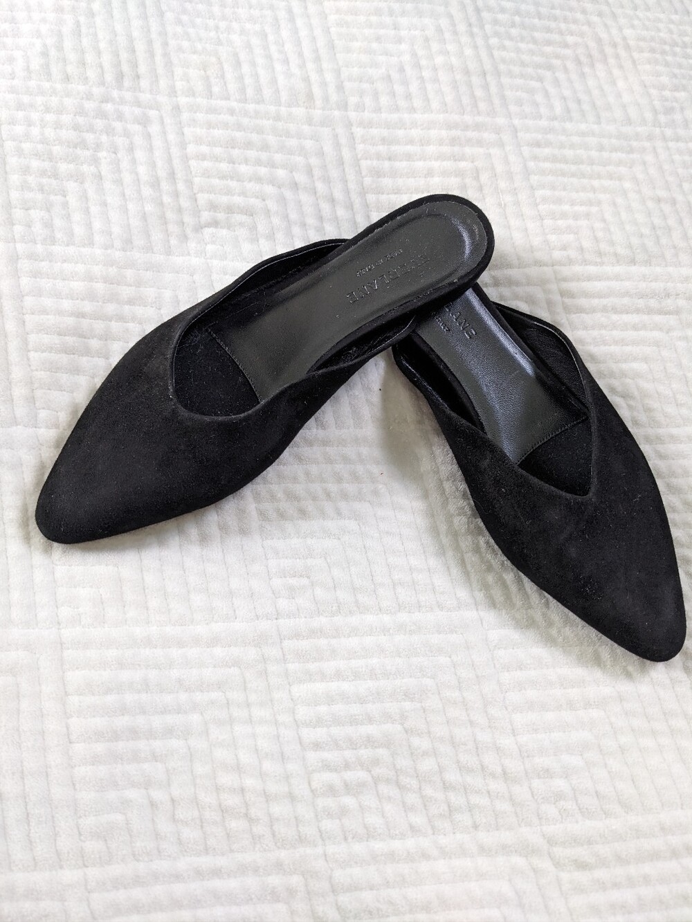 EVERLANE The V Mule Pointed Toe Black Suede Italy Size 7.5